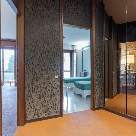 Apt W/ Balcony - 700 M From Borghi Station *